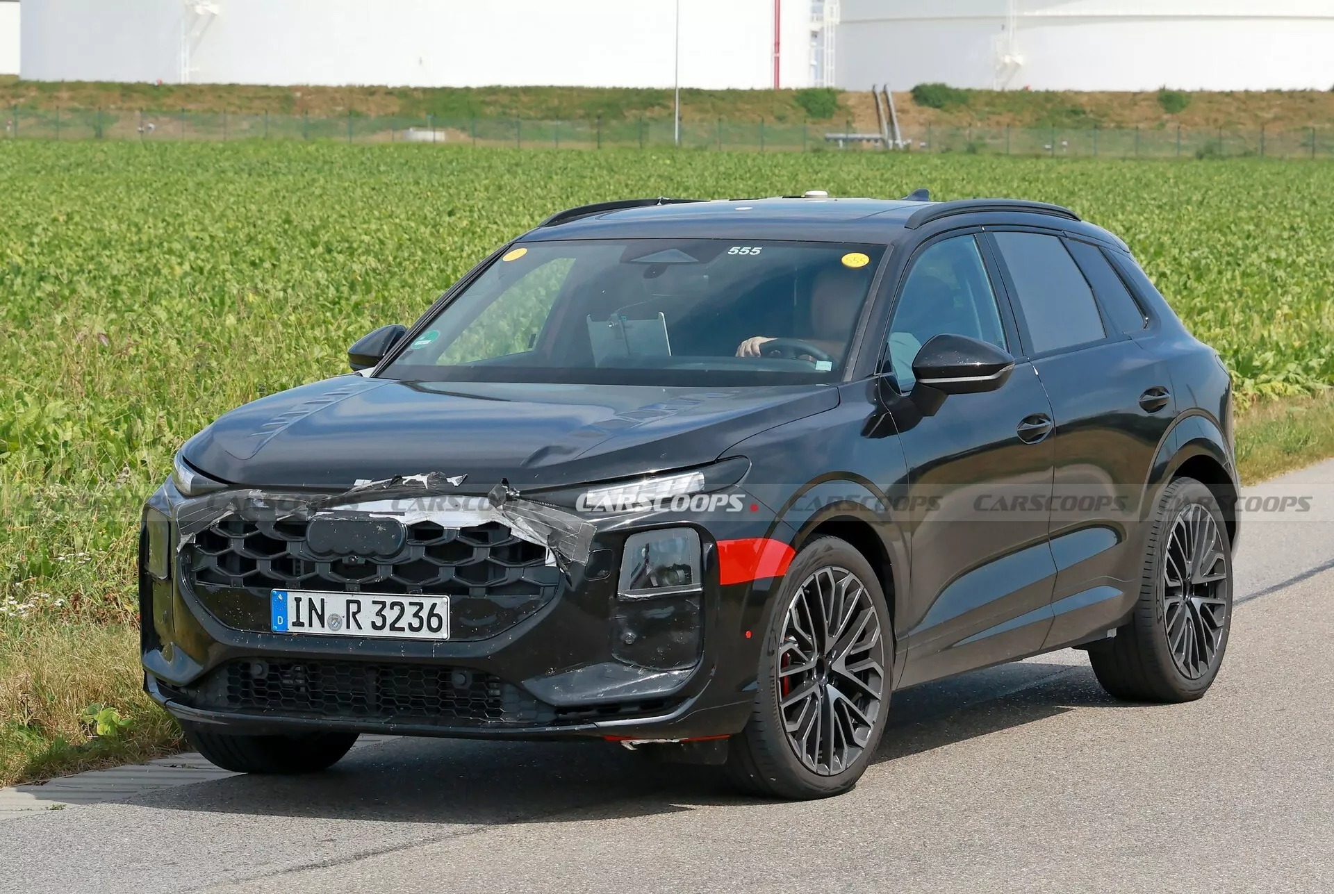 Q3 mới thử nghiệm với ngoại thất gần như không che chắn hồi tháng 9 năm ngoái. Ảnh: Carscoops