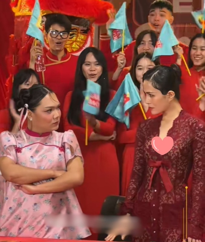 Mới đây, phiên livestream của Phạm Thoại kết hợp với Thùy Trang - người thủ vai 