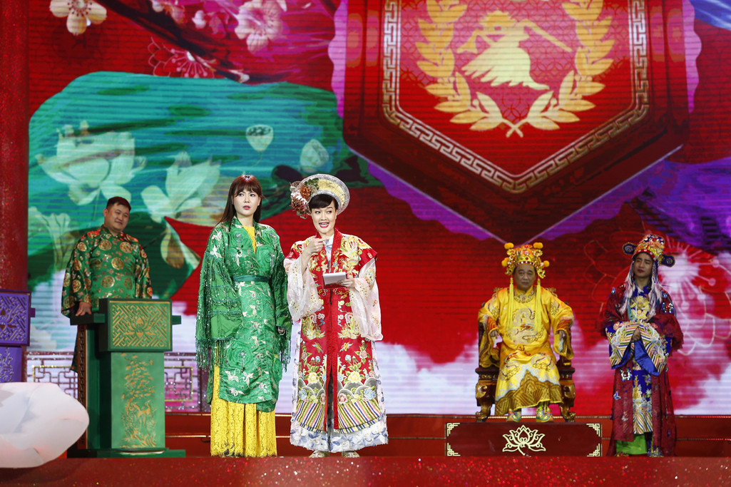 Từ đây, nhiều vấn đề nổi cộm trong đời sống xã hội được tái hiện qua những màn đối đáp giữa Táo và thí sinh, cùng lời chất vấn của Ngọc Hoàng. Qua cuộc thi, Ngọc Hoàng nhận ra nhiều Táo vẫn giữ tâm lý 