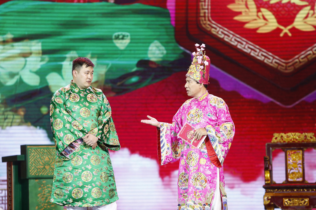 4 Táo vào ban sát hạch tìm người tài nhưng thực chất là 