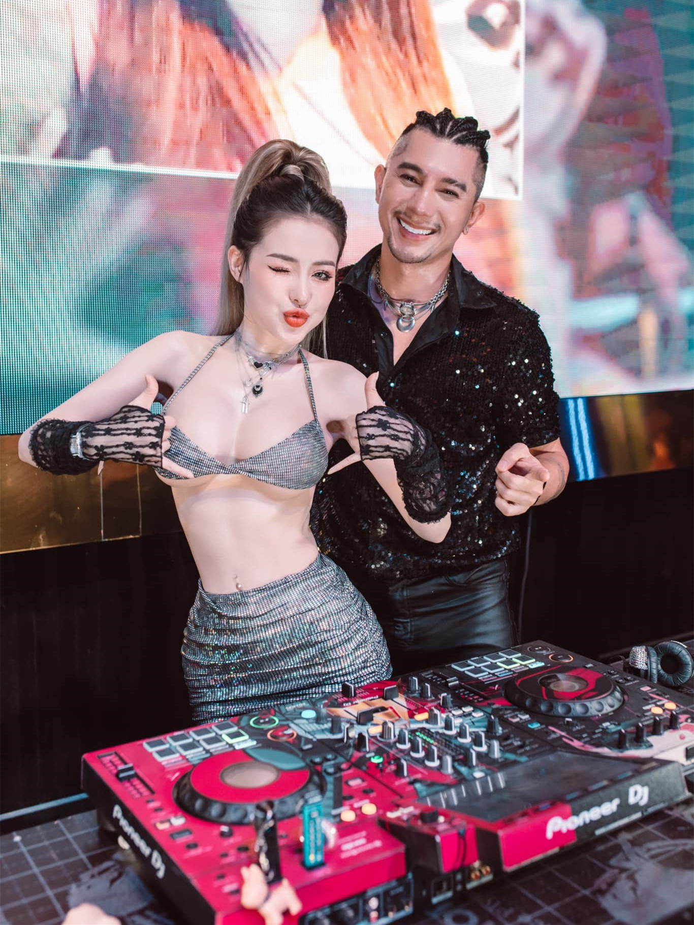 Lương Bằng Quang và bạn gái - Ngân 98. 