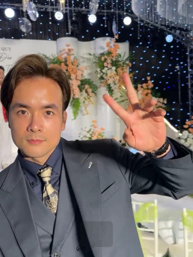 Anh Đào và Anh Tuấn trong đám cưới chiều 18/1 tại Bắc Giang. Ảnh: Chụp màn hình.