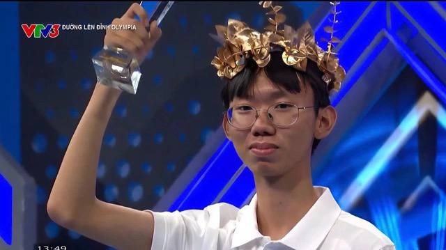 Trung Khánh có khả năng leo núi xuất sắc.