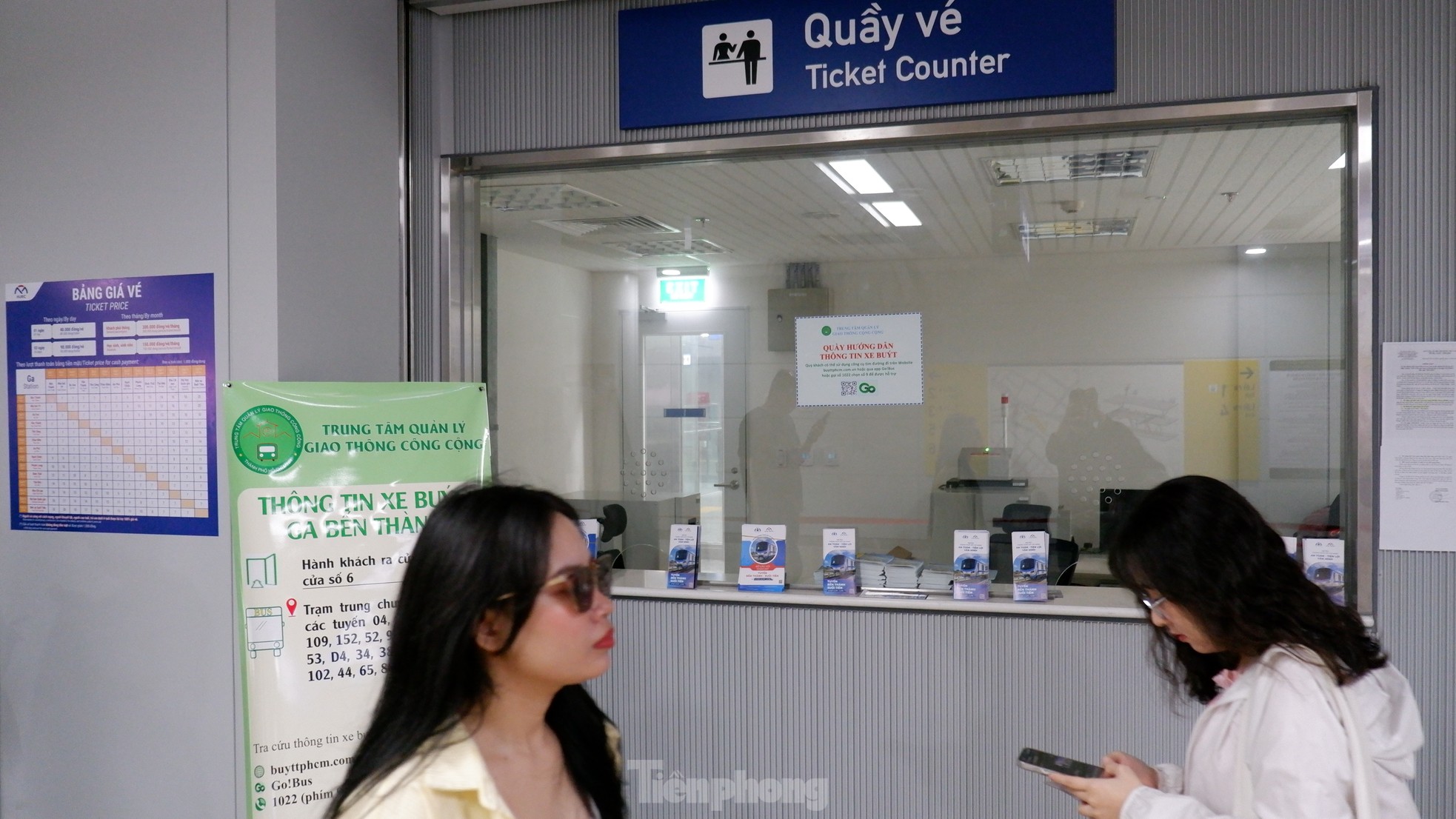 Khu vực quầy vé ở nhà ga Bến Thành.