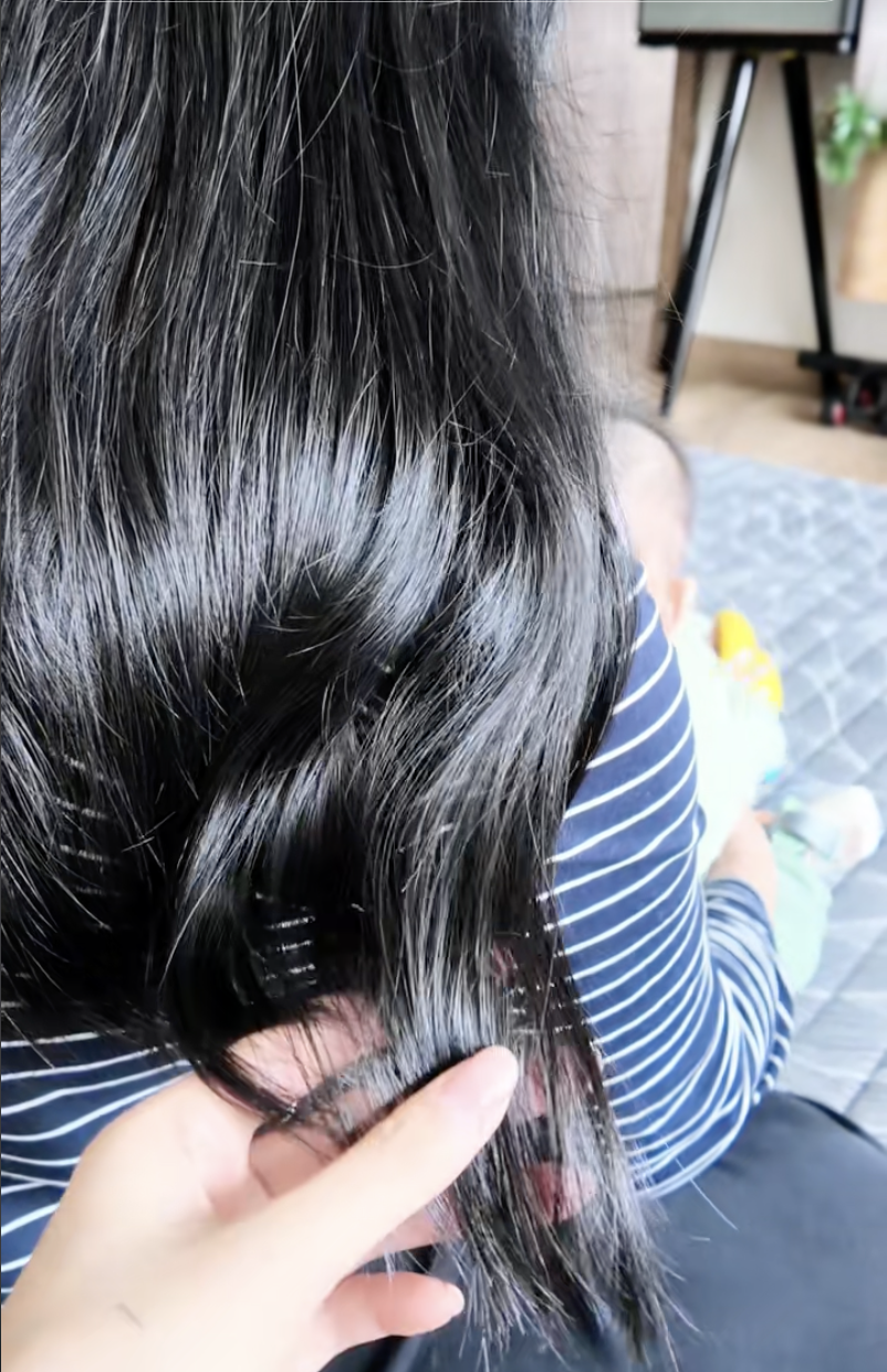 Doãn Hải My khoe mái tóc óng ả của mẹ Văn Hậu