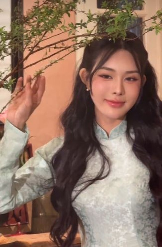 Ngay lập tức, nhiều người có liên hệ đến Bích Hạnh - nàng hot girl được biết đến với danh xưng 