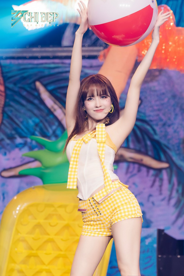 Thiều Bảo Trâm hội tụ đủ yếu tố visual, vocal và performance