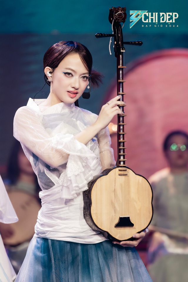 Xuân Nghi có đủ mọi thứ cần có để gia nhập đội hình cuối cùng, ngoại trừ lượng fan cứng