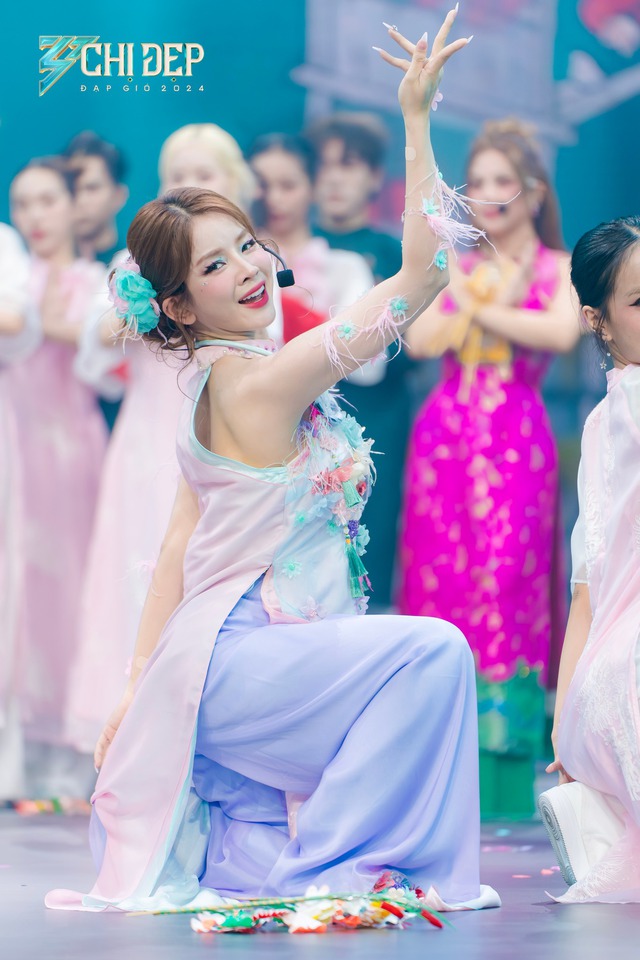 Mie xây dựng lượng fan đông đảo qua từng vòng thi