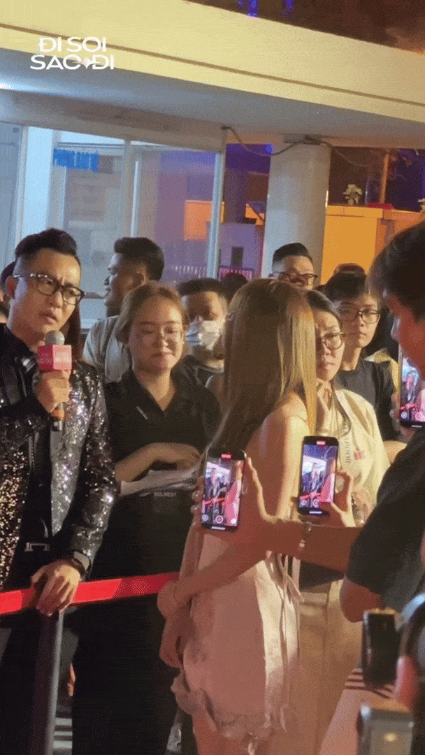 Nam MC liên tục trêu chọc