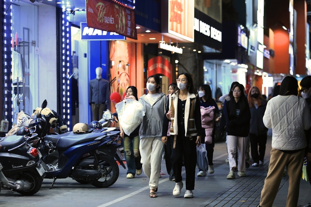 Khách hàng đến mua sắm chủ yếu là giới trẻ