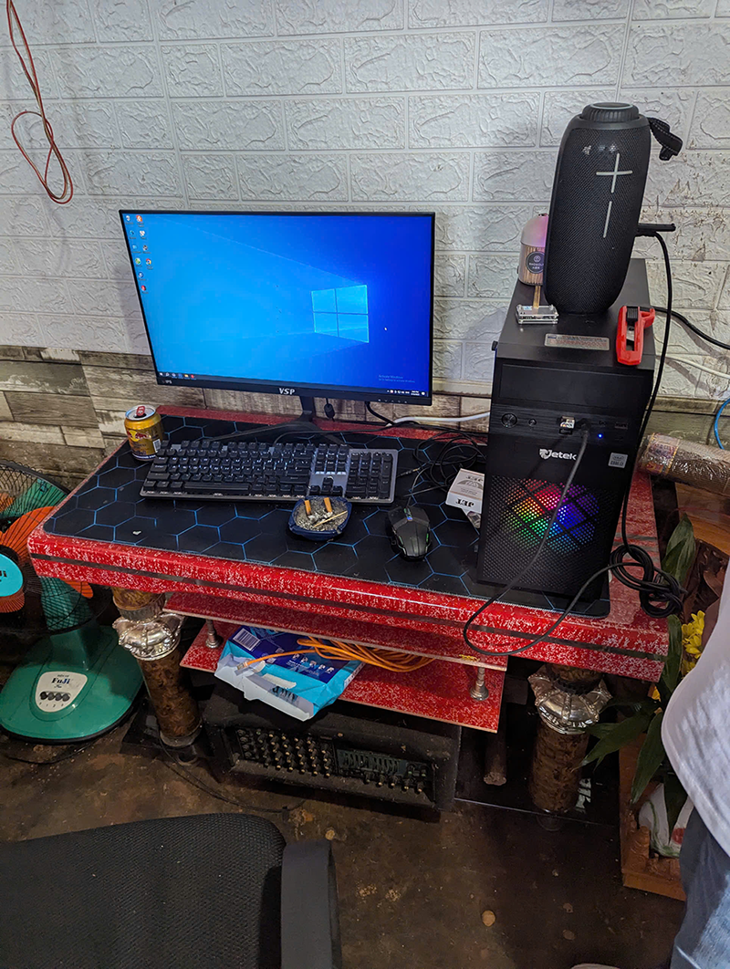 Phương tiện phục vụ cho việc làm giả tài liệu. Ảnh: CACC