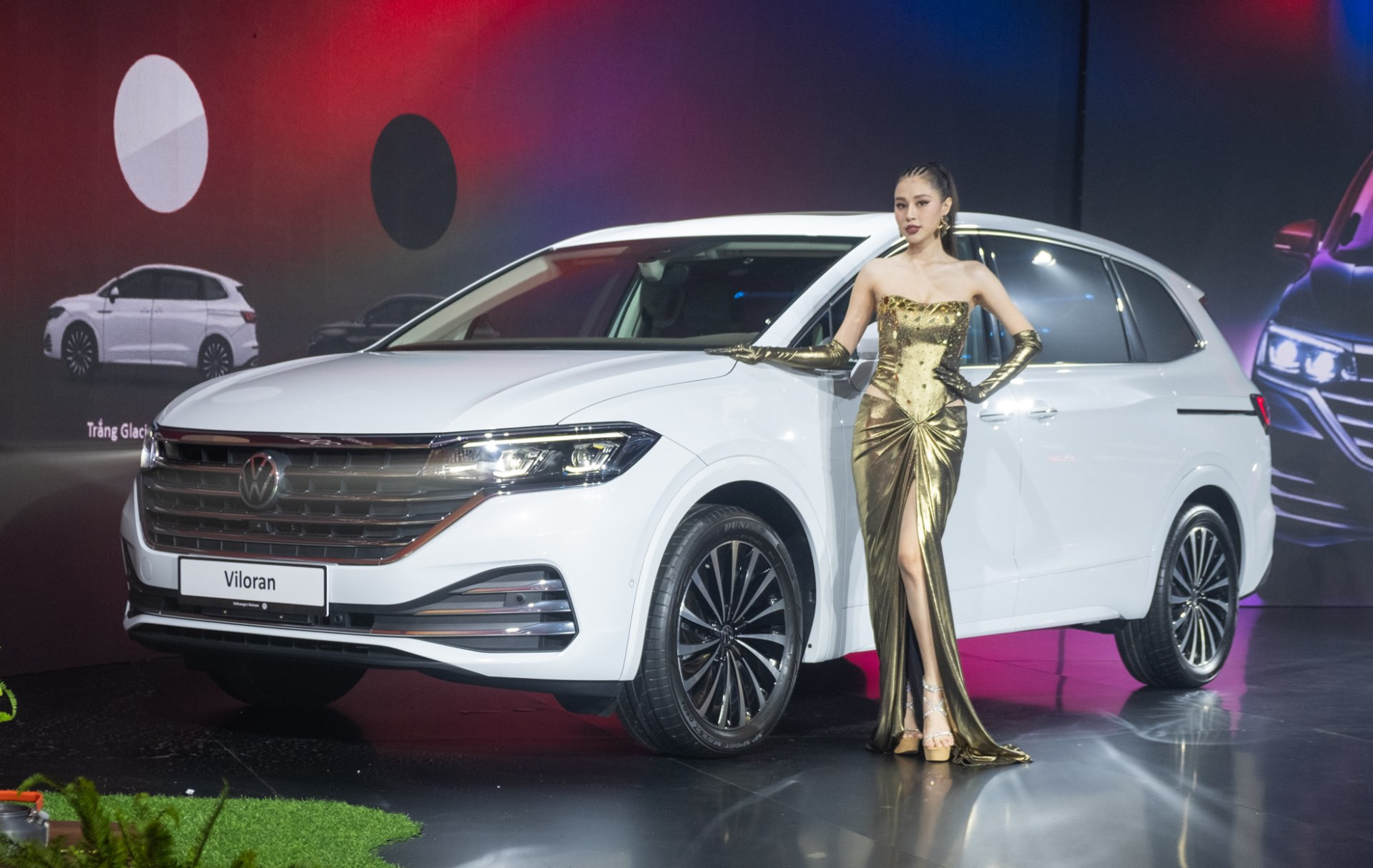 Volkswagen Viloran mới ra mắt được 1 năm nhưng đã chiếm tới 2/3 tổng lượng xe bán ra của hãng xe Đức tại Việt Nam. Ảnh: Hoàng Hiệp