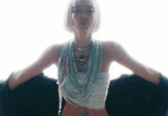 Jennie hợp tác với Cho Gi-Seok