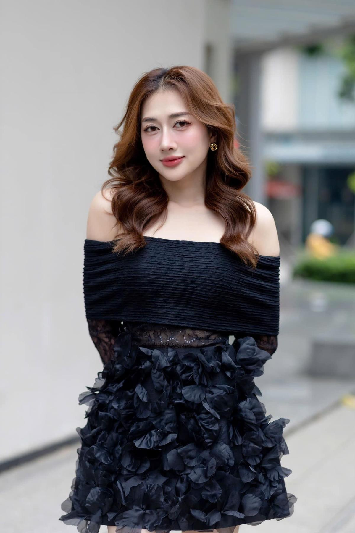 Phương Lan bị soi nhan sắc lạ lẫm, thiếu tự nhiên sau khi sửa mũi