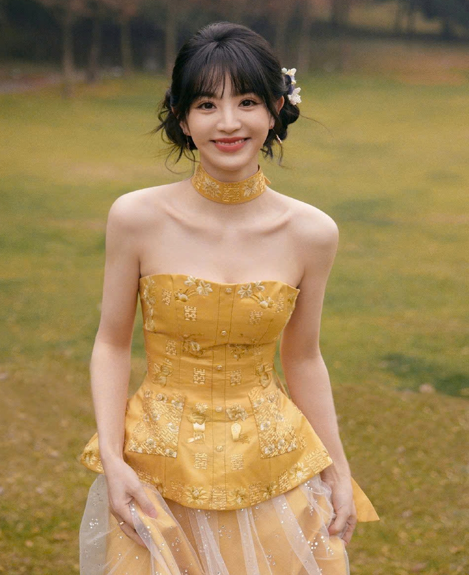 Chương Nhược Nam, Điền Hi Vi bị nghi là tiểu hoa đán mới nổi nhưng ra vẻ là sao hạng A