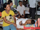 Vụ cháu bé bị phỏng nằm nhà chờ chết: Đã được đưa từ huyện lên tỉnh chữa trị