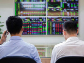Dòng tiền tỷ USD ào ạt đổ vào, chứng khoán thăng hoa