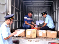 Phát hiện hàng hóa từ Trung Quốc vừa cập bến đã có sẵn mác 'Made in Việt Nam' Phát hiện hàng hóa từ Trung Quốc vừa cập bến đã có sẵn mác 'Made in Việt Nam'