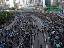 Hong Kong bơm hàng tỷ USD ngăn suy thoái kinh tế Hong Kong bơm hàng tỷ USD ngăn suy thoái kinh tế