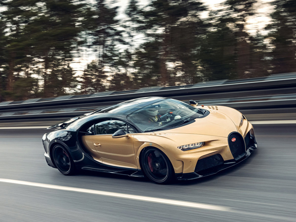 Hé lộ hình ảnh siêu xe Bugatti đang chạy thử với tốc độ 440 km/h