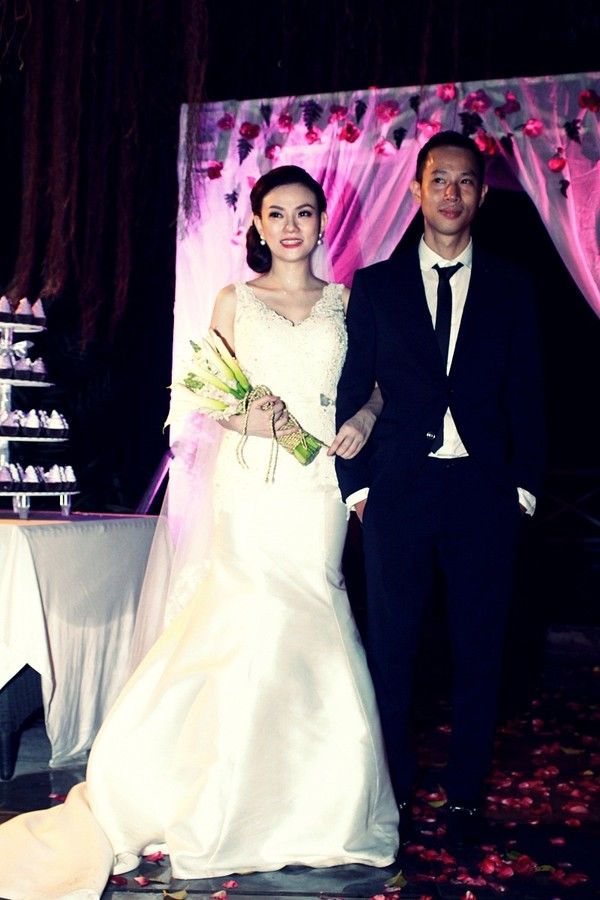 Tình duyên nhóm Mây Trắng sau 12 năm: Người hạnh phúc bên chồng đại gia, kẻ lận đận tình cảm - 13 Tình duyên nhóm Mây Trắng sau 12 năm: Người hạnh phúc bên chồng đại gia, kẻ lận đận tình cảm - 13