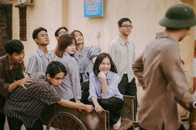 Trào lưu chụp ảnh kỷ yếu theo phong cách bao cấp làm mưa làm gió trong giới trẻ năm 2017 - 39 Trào lưu chụp ảnh kỷ yếu theo phong cách bao cấp làm mưa làm gió trong giới trẻ năm 2017 - 39
