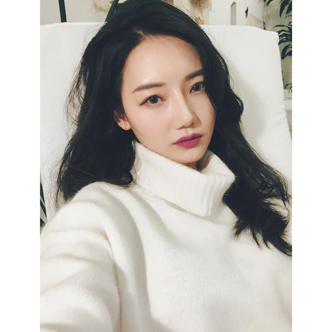 Son tím năm nay 'hot', nhưng đánh thế nào cho đẹp thì bạn đừng bỏ qua loạt 'bí kíp' sau - 6 Son tím năm nay 'hot', nhưng đánh thế nào cho đẹp thì bạn đừng bỏ qua loạt 'bí kíp' sau - 6