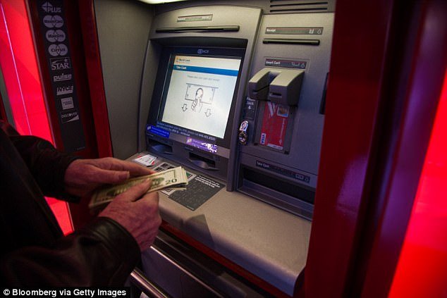 Máy ATM bị hacker tấn công, nhả tiền ào ạt Máy ATM bị hacker tấn công, nhả tiền ào ạt