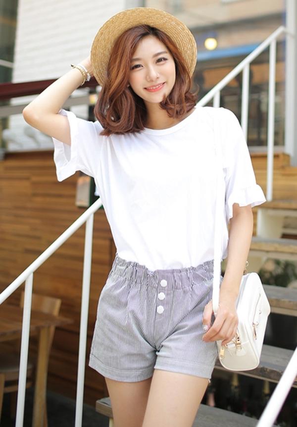 Cần gì đồ mới, chỉ áo phông trắng cũng khiến nàng 'sang chảnh' hết nấc ngày 8/3! - 8 Cần gì đồ mới, chỉ áo phông trắng cũng khiến nàng 'sang chảnh' hết nấc ngày 8/3! - 8