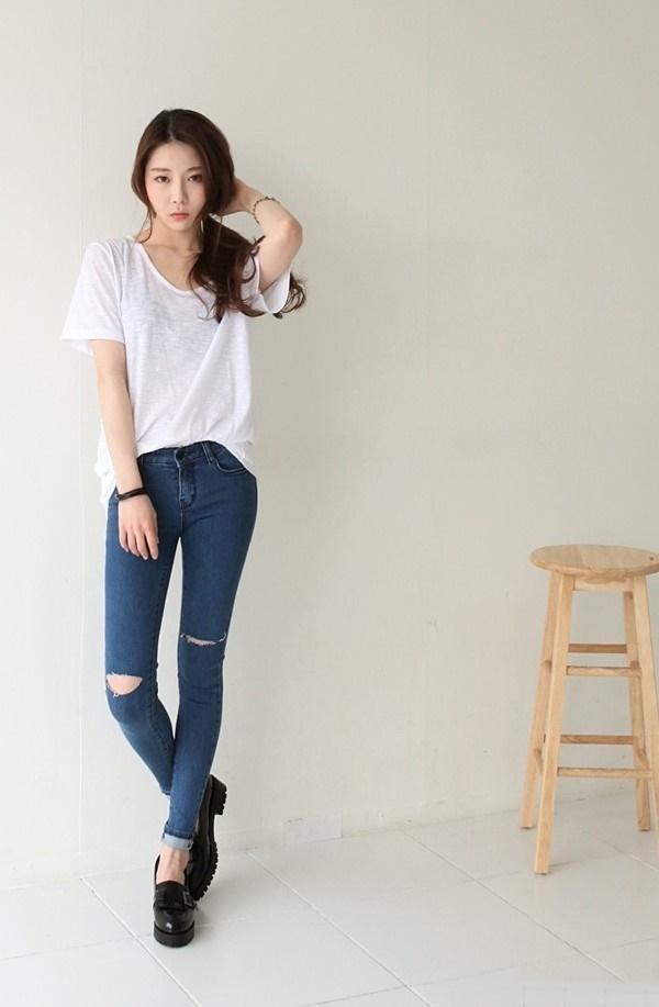 Cần gì đồ mới, chỉ áo phông trắng cũng khiến nàng 'sang chảnh' hết nấc ngày 8/3! Cần gì đồ mới, chỉ áo phông trắng cũng khiến nàng 'sang chảnh' hết nấc ngày 8/3!