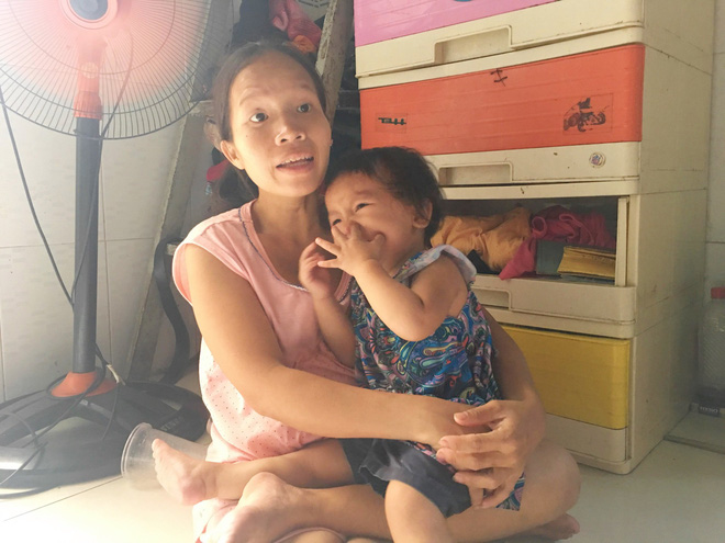 Nước mắt người mẹ mang bụng bầu 8 tháng, bán hết đồ đạc rong ruổi khắp nơi tìm con gái 8 tuổi mất tích đêm 26 Tết - 1 Nước mắt người mẹ mang bụng bầu 8 tháng, bán hết đồ đạc rong ruổi khắp nơi tìm con gái 8 tuổi mất tích đêm 26 Tết - 1