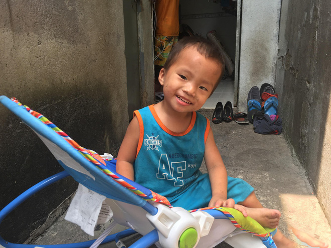 Nước mắt người mẹ mang bụng bầu 8 tháng, bán hết đồ đạc rong ruổi khắp nơi tìm con gái 8 tuổi mất tích đêm 26 Tết - 9 Nước mắt người mẹ mang bụng bầu 8 tháng, bán hết đồ đạc rong ruổi khắp nơi tìm con gái 8 tuổi mất tích đêm 26 Tết - 9