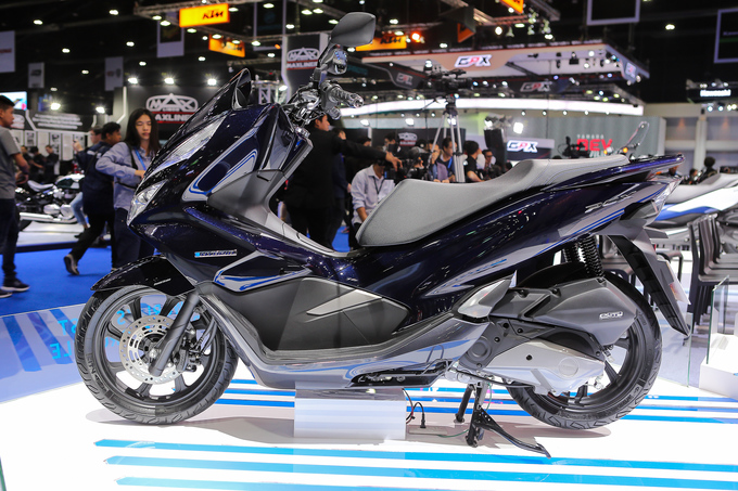 Honda PCX Hybrid - Xe máy chạy xăng lai điện đầu tiên trên thế giới - 2 Honda PCX Hybrid - Xe máy chạy xăng lai điện đầu tiên trên thế giới - 2