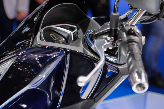 Honda PCX Hybrid - Xe máy chạy xăng lai điện đầu tiên trên thế giới - 3 Honda PCX Hybrid - Xe máy chạy xăng lai điện đầu tiên trên thế giới - 3