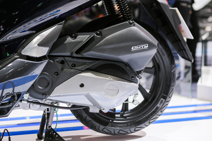 Honda PCX Hybrid - Xe máy chạy xăng lai điện đầu tiên trên thế giới - 4 Honda PCX Hybrid - Xe máy chạy xăng lai điện đầu tiên trên thế giới - 4