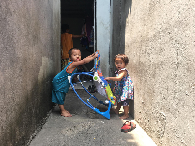 Vụ bé gái 8 tuổi mất tích khi một mình đi xe buýt tìm mẹ: Muội đã bình an quay về bên mẹ - 2 Vụ bé gái 8 tuổi mất tích khi một mình đi xe buýt tìm mẹ: Muội đã bình an quay về bên mẹ - 2