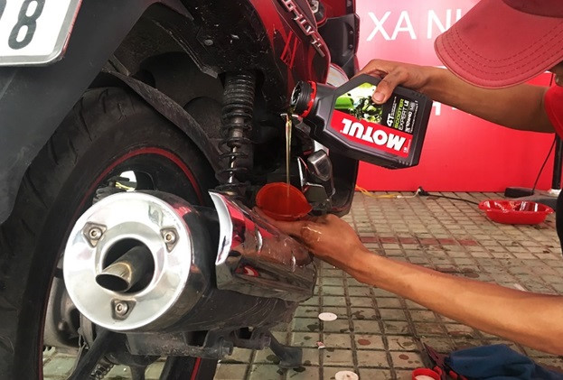 10 lưu ý khi chăm sóc và bảo trì xe tay ga - 4 10 lưu ý khi chăm sóc và bảo trì xe tay ga - 4