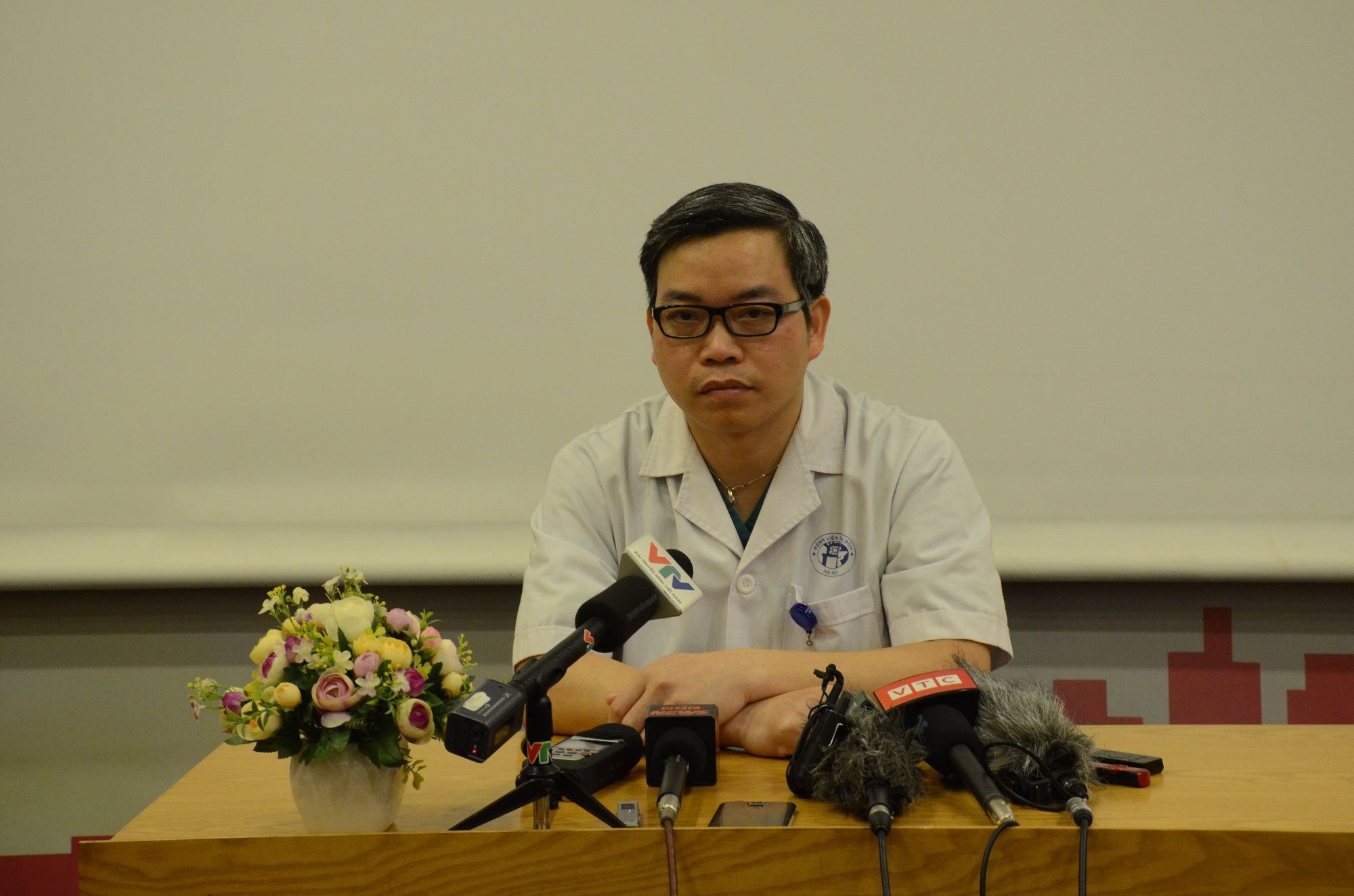 Sau khi bị người nhà bệnh nhân hành hung, bác sĩ ở bệnh viện Xanh Pôn hoảng loạn, có ý định bãi nại vì sợ bị trả thù