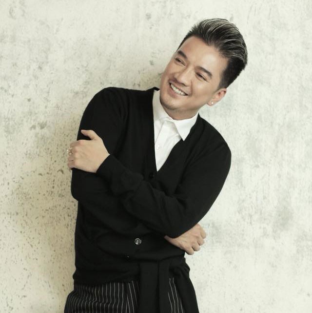 Trong khi cả thế giới quay lưng với Nam Em, một mình Đàm Vĩnh Hưng công khai bênh vực