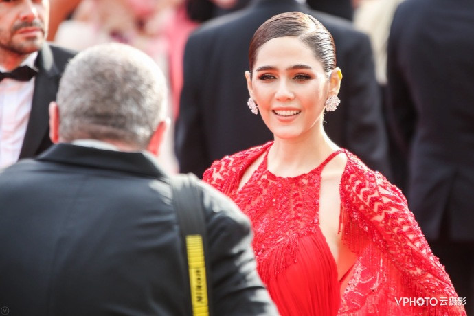 Thảm đỏ LHP Cannes 2018: Những khoảnh khắc gây tranh cãi!