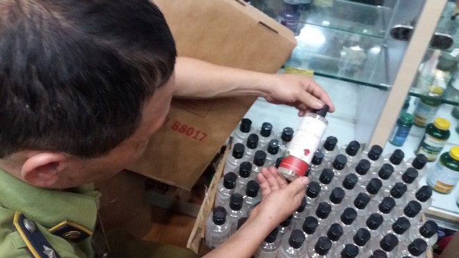Hà Nội: Đột nhập kho hàng mỹ phẩm không chứng từ, phát hiện 5000 sản phẩm thực phẩm chức năng hết hạn