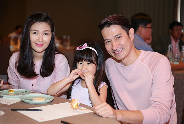 Vợ Huy Khánh cấm chồng đưa con gái đi chơi cùng Phạm Anh Khoa