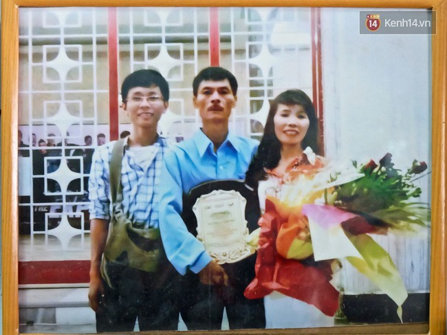 Vợ của đội trưởng nhóm hiệp sĩ bật khóc: Tôi từng cạo đầu để khuyên chồng đừng làm hiệp sĩ, nhưng ông ấy vẫn đam mê