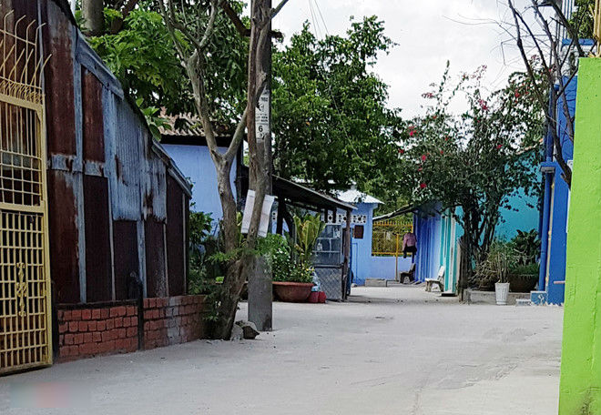 Cô gái bị lột áo giữa đường nói về mối quan hệ với chồng người ta