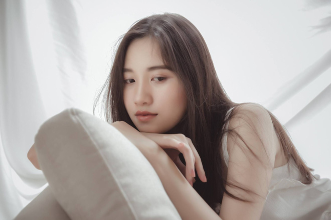 Gặp gỡ cô bạn Á khôi của Học viện Ngoại giao với nhan sắc trong trẻo tựa 'nàng thơ' - 2 Gặp gỡ cô bạn Á khôi của Học viện Ngoại giao với nhan sắc trong trẻo tựa 'nàng thơ' - 2