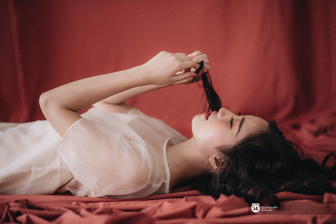 Gặp gỡ cô bạn Á khôi của Học viện Ngoại giao với nhan sắc trong trẻo tựa 'nàng thơ' - 7 Gặp gỡ cô bạn Á khôi của Học viện Ngoại giao với nhan sắc trong trẻo tựa 'nàng thơ' - 7
