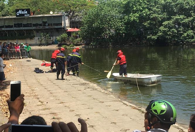 Vớt thi thể người đàn ông dưới hồ Thiền Quang