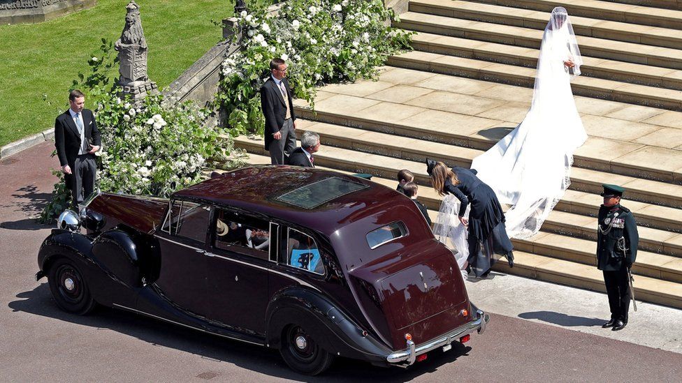 Dàn siêu xe khủng trong đám cưới của Hoàng tử Harry và Công nương Meghan Markle