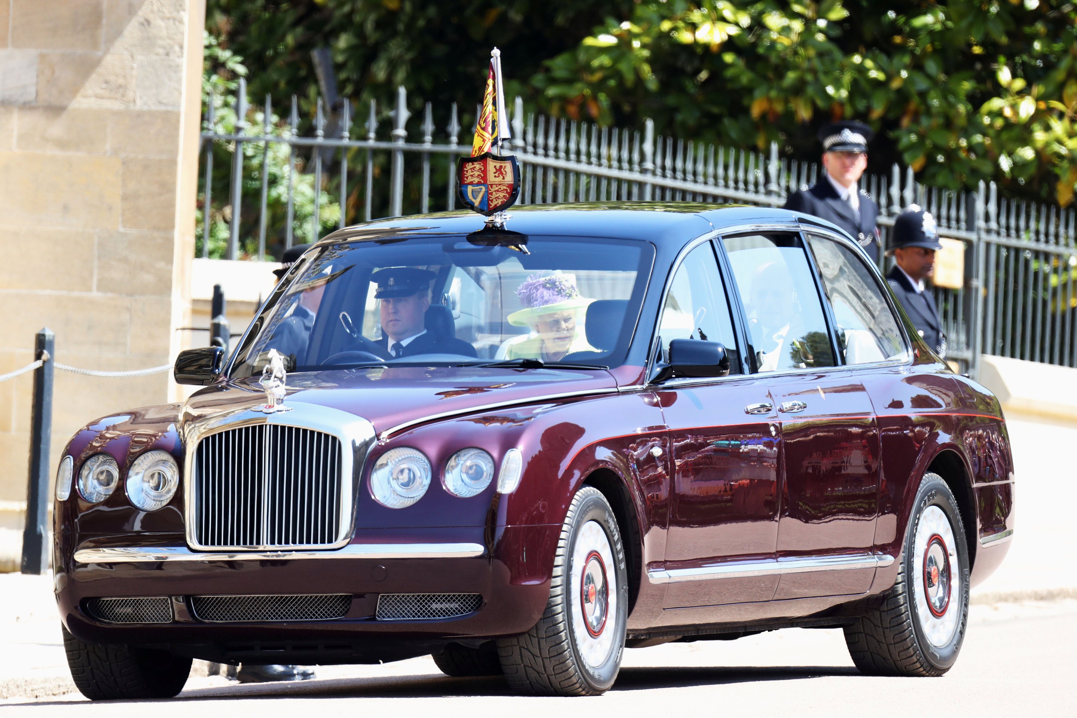 Dàn siêu xe khủng trong đám cưới của Hoàng tử Harry và Công nương Meghan Markle